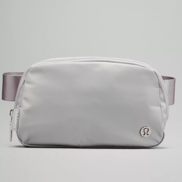 lululemon athletica Handbags - NWT Lululemon Everywhere Belt Bag in Silver Drop Gray